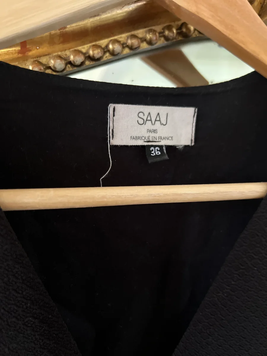 Blouse SAAJ Paris noire boutons dorées – Image 6