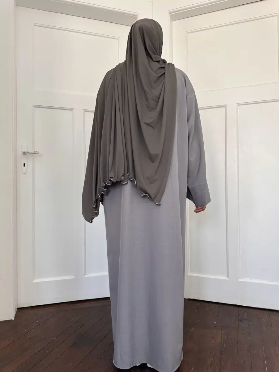 Abaya Dubai avec nœuds Lina – Image 9