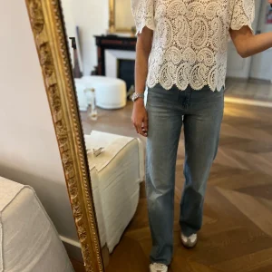 Haut Sézane broderie anglaise blanche