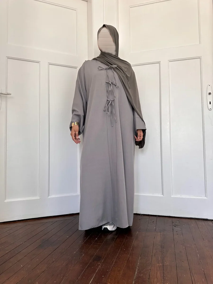 Abaya Dubai avec nœuds Lina – Image 4