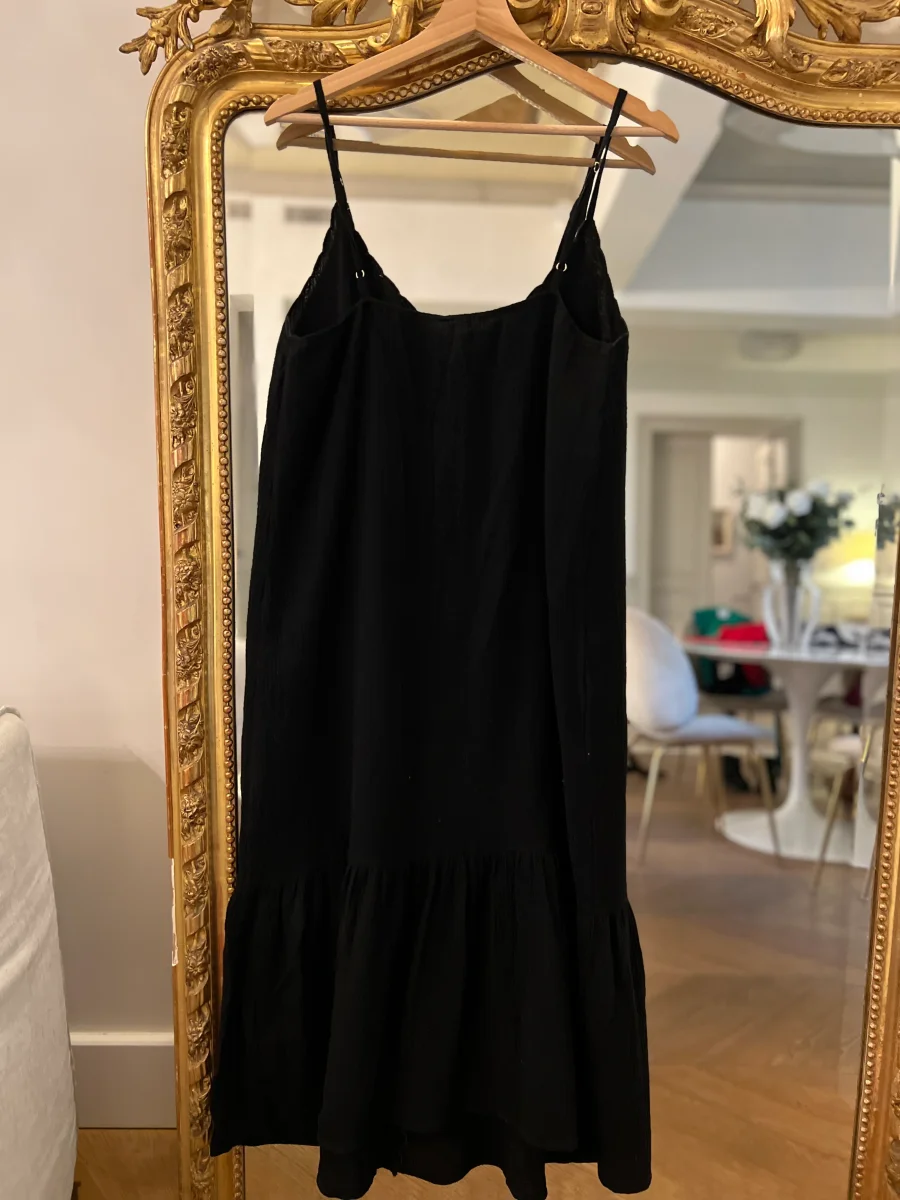 Robe Louizon noire à bretelles neuve avec étiquettes – Image 6