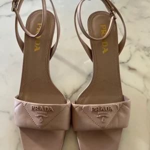 Sandales à talons Prada vieux rose