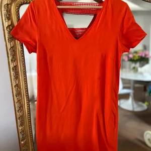 Robe Vila Rouge bandes en crochet