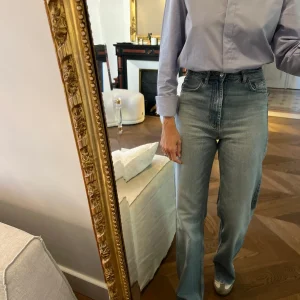 Mii Collection - Chemise bleu ciel col rond