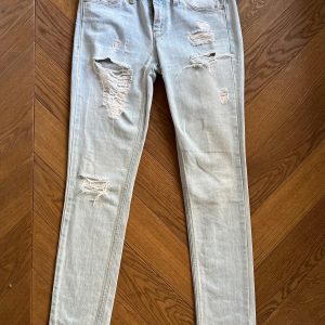 Jean Iro bleu clair troué