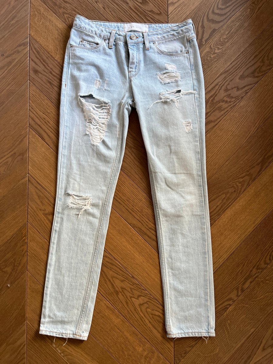 Jean Iro bleu clair troué