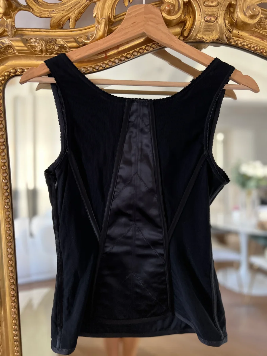 Noémie Lenoir Haut Phi noir satiné – Image 3