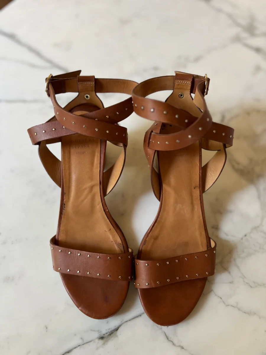 Sandales à talons Sézane camel à clous – Image 3