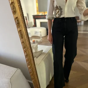 Noémie Lenoir Chemise Dolce&Gabbana blanche écusson