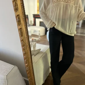 Noémie Lenoir Blouse Isabel Marant étoile ecrue