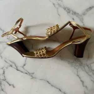 Noémie Lenoir Sandales à talons Michel Vivien dorées