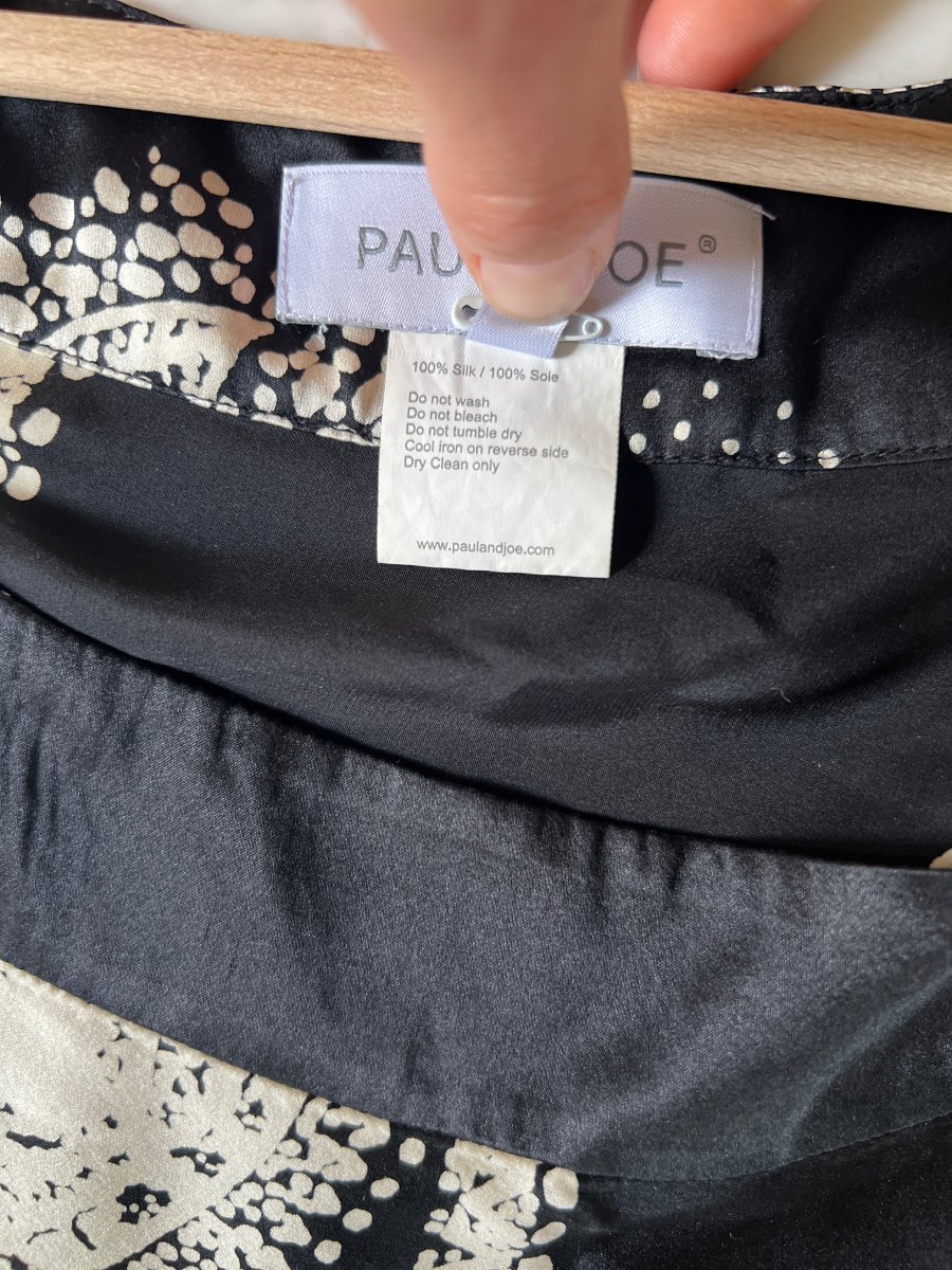 Noémie Lenoir Robe Paul&Joe en soie noire et ecrue – Image 8