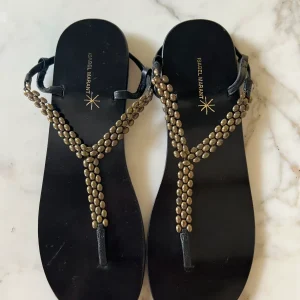 Noémie Lenoir Sandales plates Isabel Marant