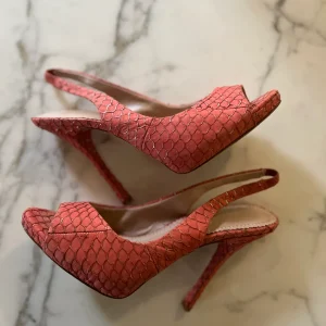 Noémie Lenoir Escarpins Jean Michel Cazabat corail