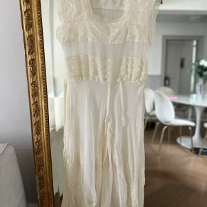 Noémie Lenoir Robe longue Clara Collins transparence