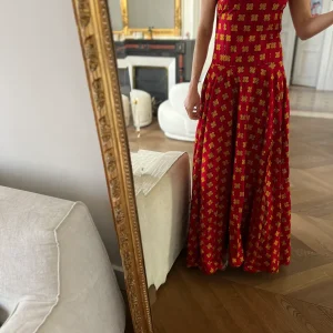 Noémie Lenoir Robe Glam Ethnik longue bordeaux