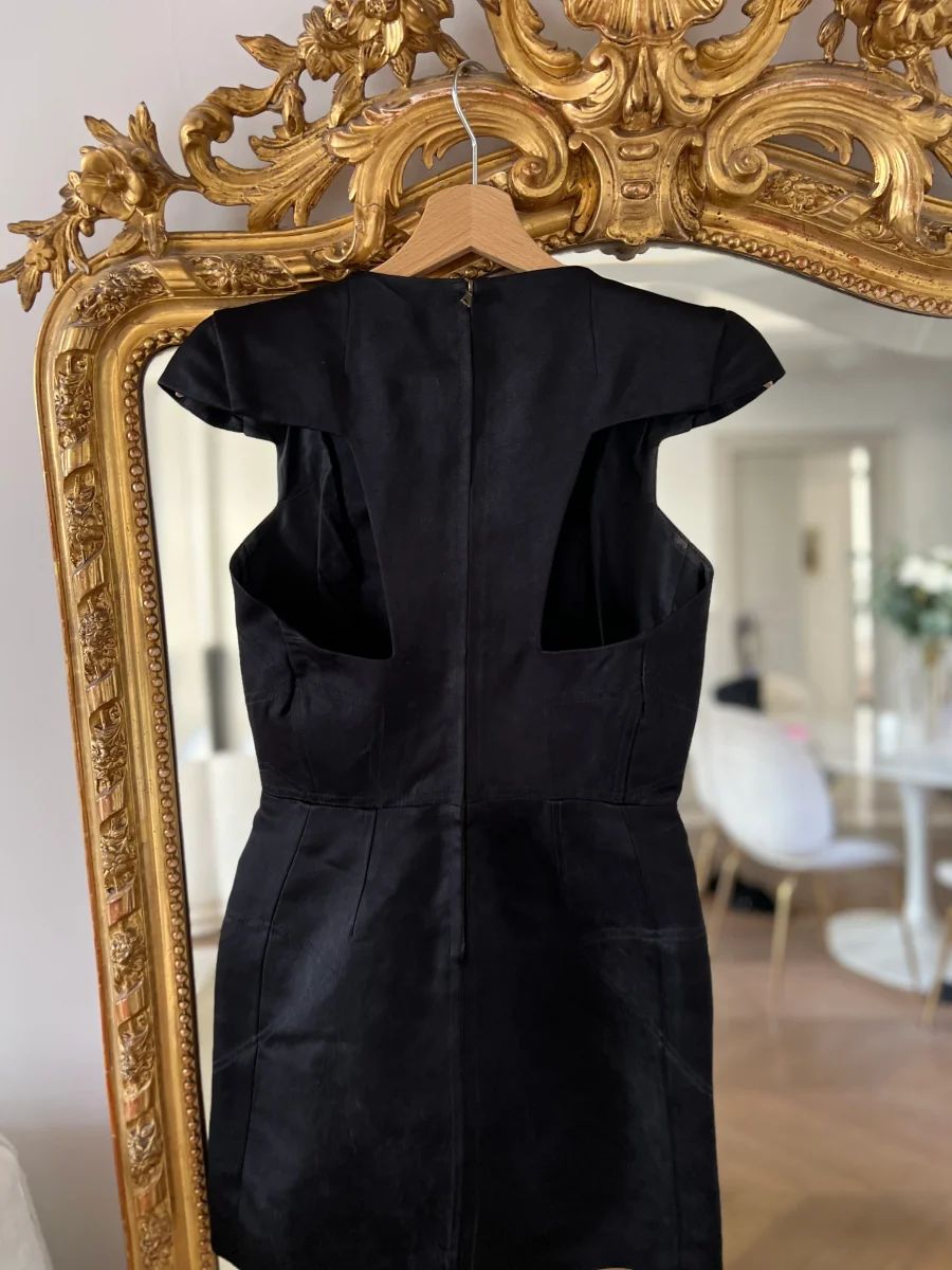 Noémie Lenoir Robe Brian Reyes noire – Image 7