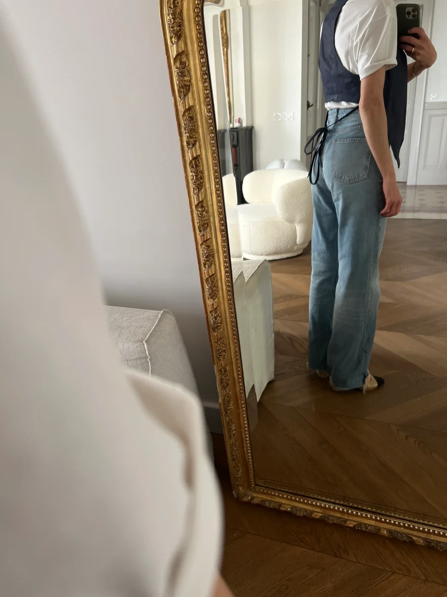 Noémie Lenoir Boléro Helmut Lang en cuir bleu marine – Image 3
