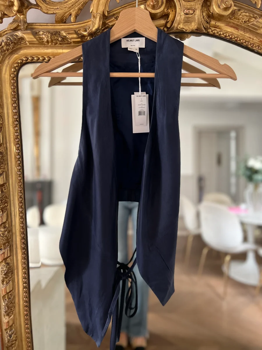 Noémie Lenoir Boléro Helmut Lang en cuir bleu marine – Image 5