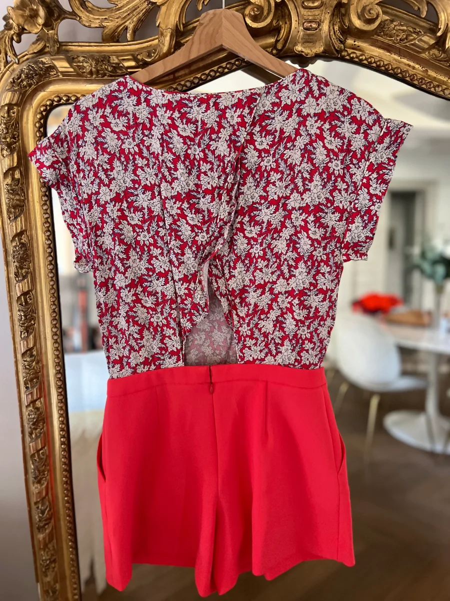 Combishort Claudie Pierlot bas rouge et haut à motifs – Image 7