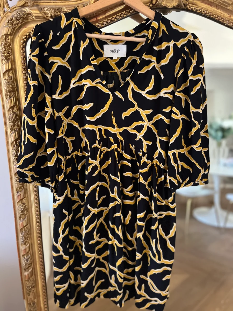 Robe Ba&sh noire motifs jaunes – Image 7