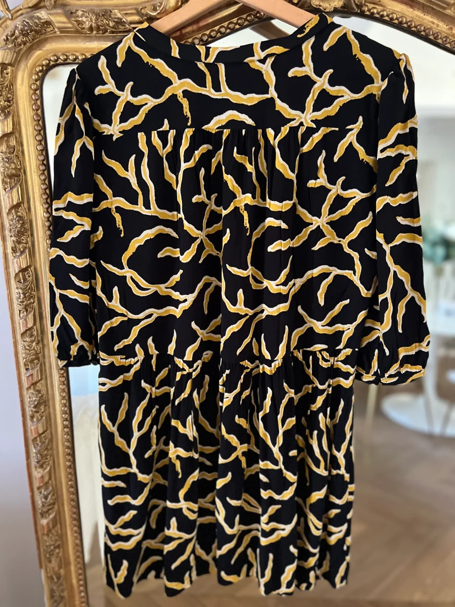 Robe Ba&sh noire motifs jaunes – Image 9