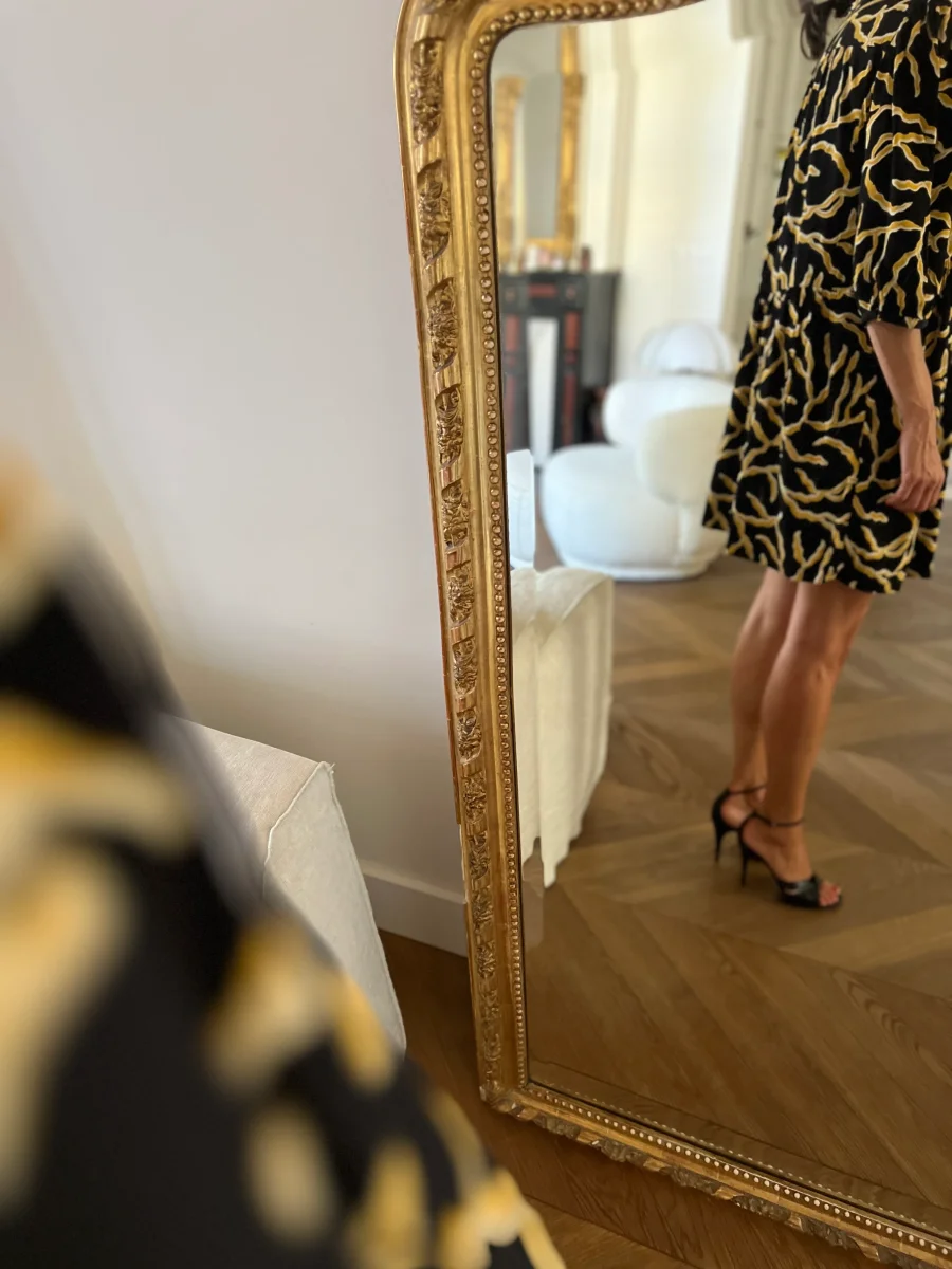 Robe Ba&sh noire motifs jaunes – Image 3