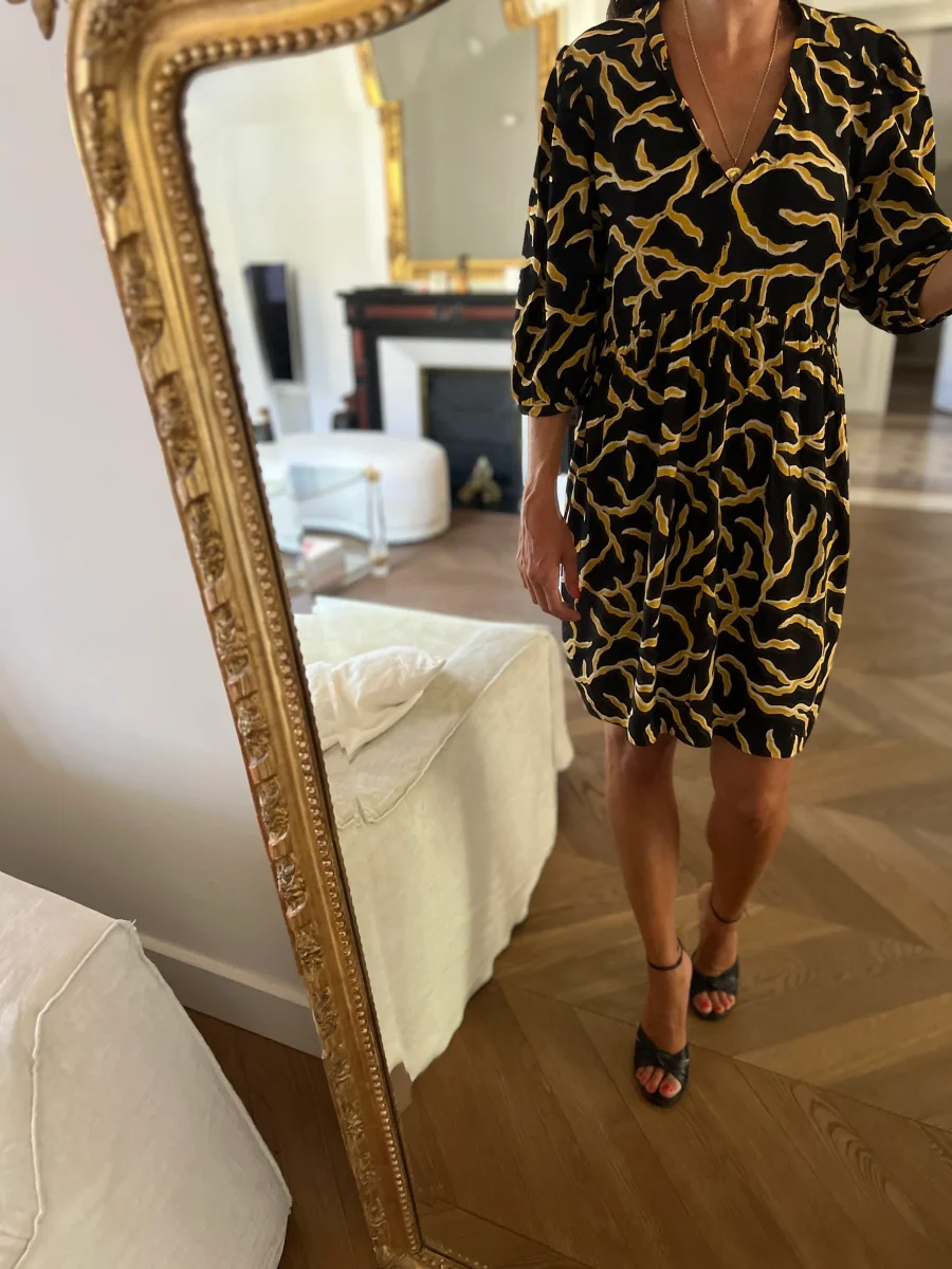 Robe Ba&sh noire motifs jaunes – Image 4