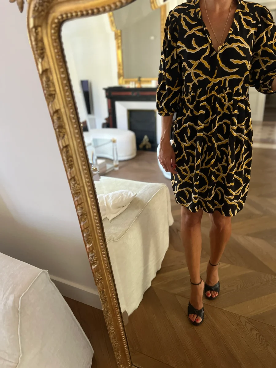 Robe Ba&sh noire motifs jaunes – Image 5