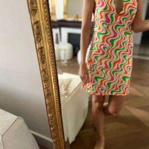 Robe Zara colorée dos nu