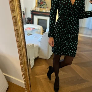 Robe Maje noire à motifs couleur menthe