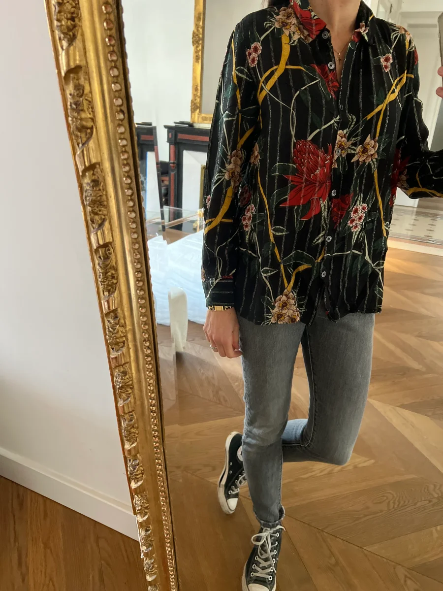 Chemise Bash fluide irisée à fleurs – Image 4