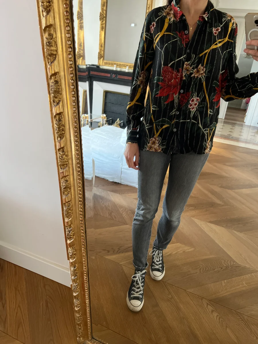 Chemise Bash fluide irisée à fleurs – Image 6