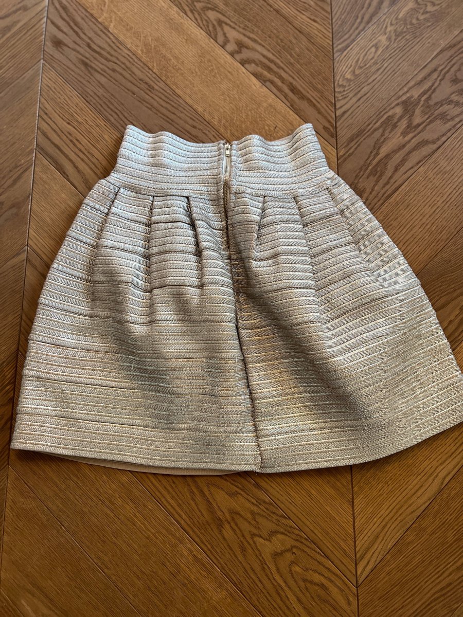 Anne Charlotte Jupe dorée patineuse – Image 7