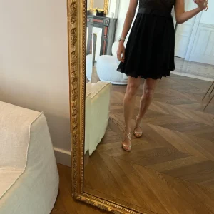 Anne Charlotte Petit Robe patineuse fluide et noire