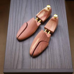 Traditional shoe trees