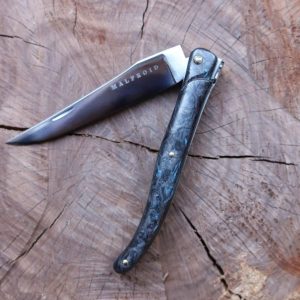 Traditional « Laguiole » knife – blue carbon fibre finish