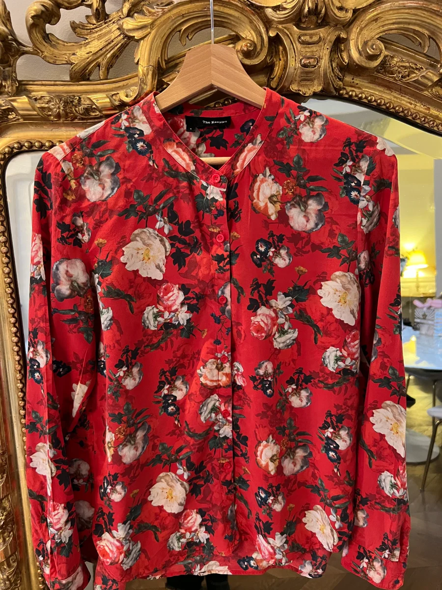 The Kooples - Chemisier en soie à fleurs rouge – Image 4