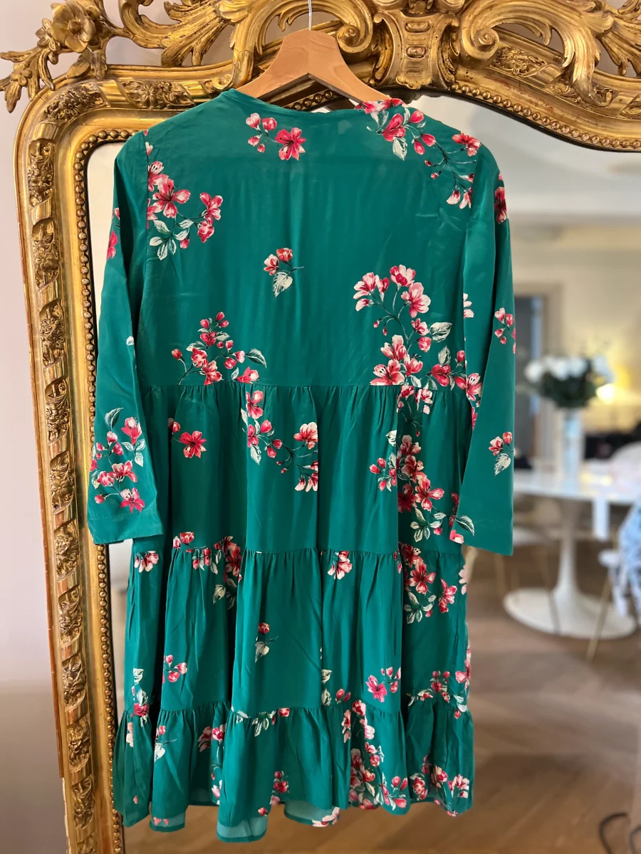 Robe Sézane en soie verte à fleurs – Image 7