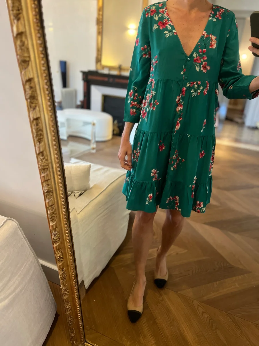 Robe Sézane en soie verte à fleurs – Image 4