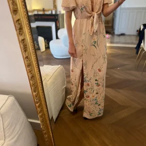 Robe Zara rose pale à fleurs