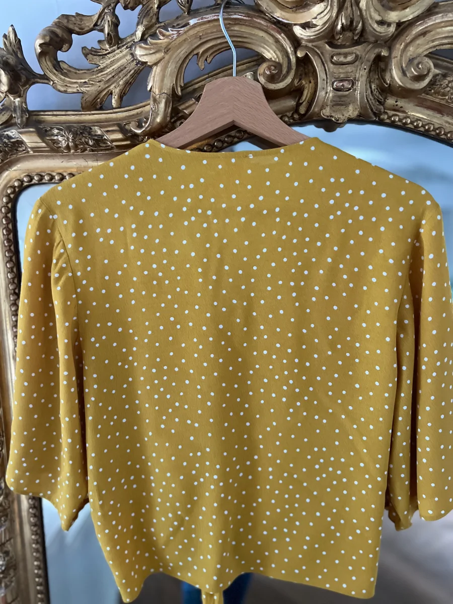 Chemise des Petits Hauts moutarde à pois – Image 7