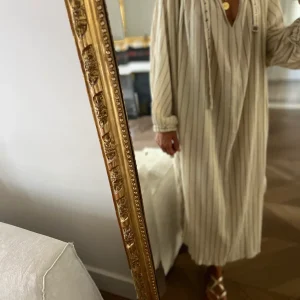 Robe Laurence Bras longue beige à rayures