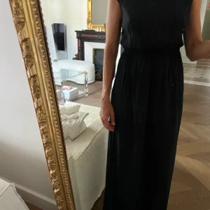 Robe Sandro noire longue épaules ajourées