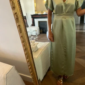 Robe Forte Forte longue verte satinée