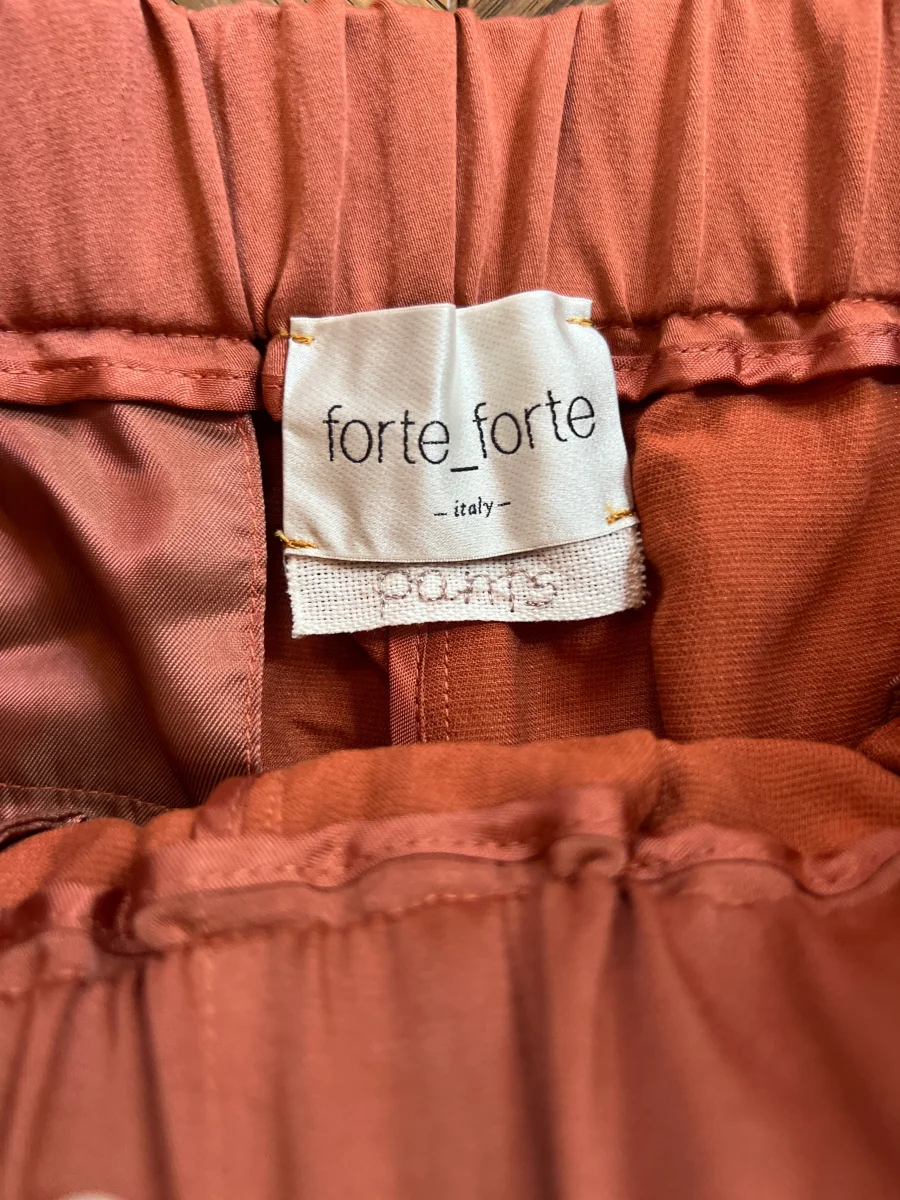 Pantalon Forte Forte Terracotta en satin – Image 6