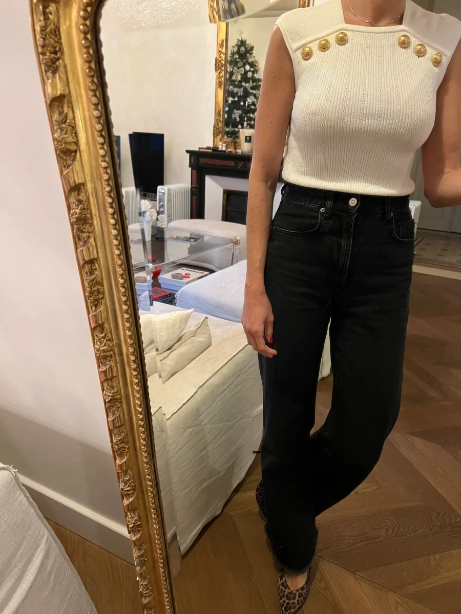 Balmain - Haut blanc boutons dorés – Image 2