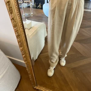 Pantalon Zara en lin beige taille haute