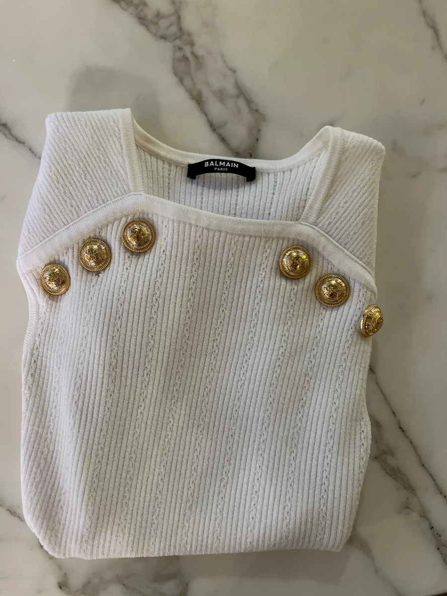 Balmain - Haut blanc boutons dorés – Image 9