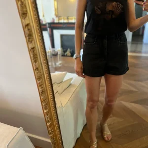 Anne Charlotte Débardeur noir Barbara Bui